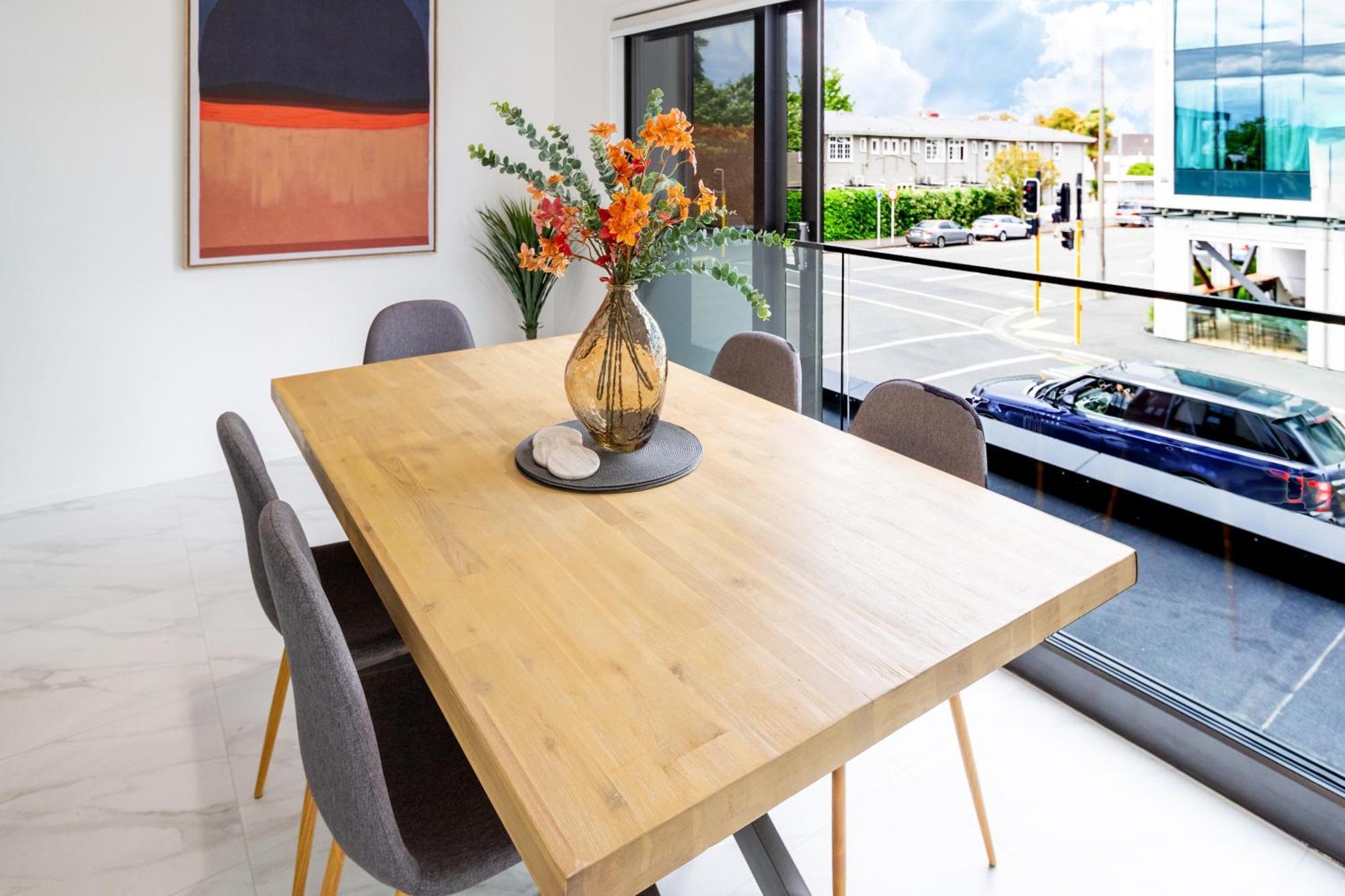 Luxury Living: 2-Bedroom Retreat In ไครสต์เชิร์ช ภายนอก รูปภาพ